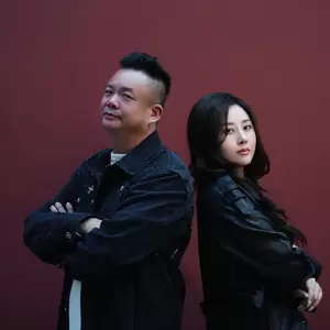 金钰儿/阿国哥 - 你看时间等过谁(国粤版伴奏)